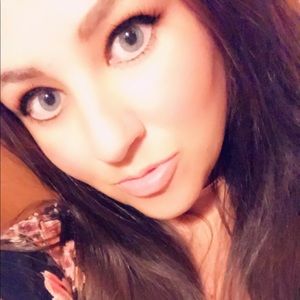 Meet your Posher, Shana